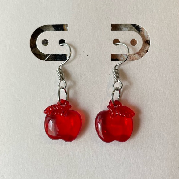 🍎 Red Apple Earrings - Picture 1 of 6
